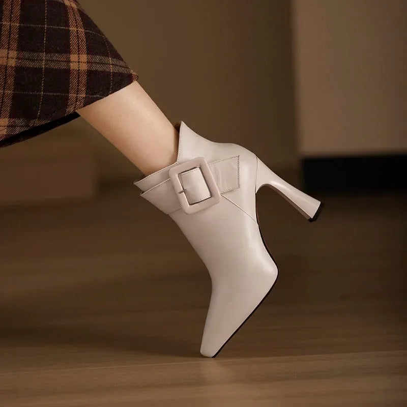 Botas de tacón de hebilla de ashley