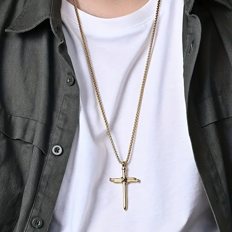 Collar de clavos de la cruz de las uñas